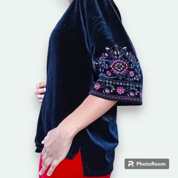 Black Floral Embroidered Lined Velvet XL/Oversized Art Class Fold Over Cardigan - Picture 4 of 9